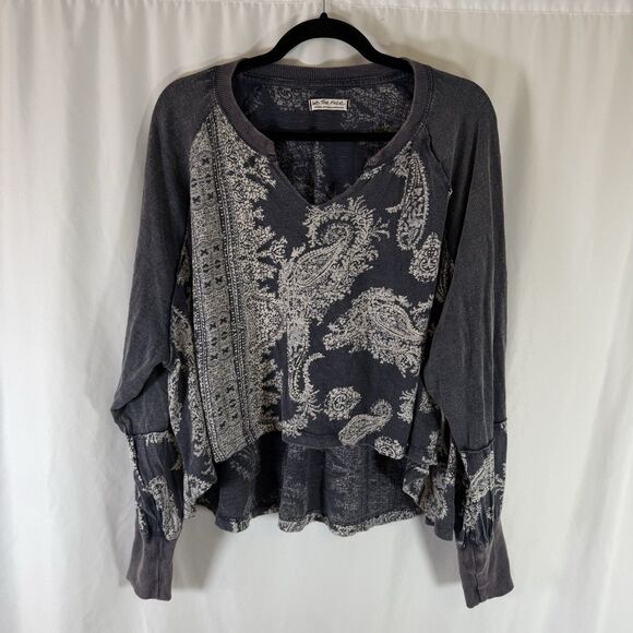 We The Free Tops - We the Free Blouse Women's Medium Grey Paisley High Low Vneck Long Sleeve